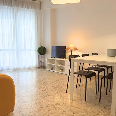Centro Commerciale 4 - Immobiliare Lägenhet